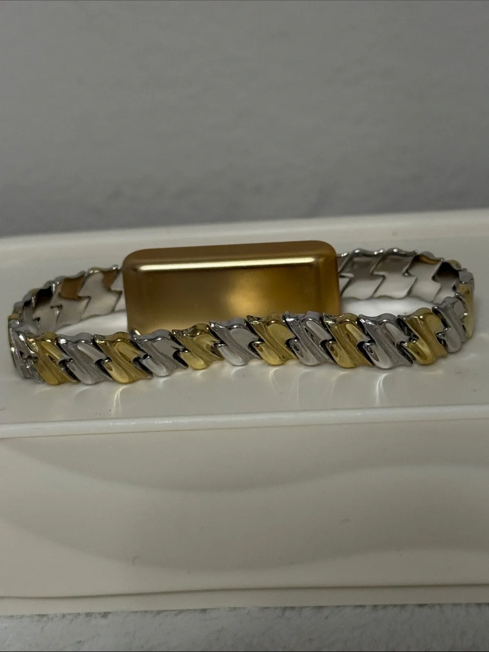 Source Unknown Gold and Silver Two-Tone Fitness Tracker Bracelet